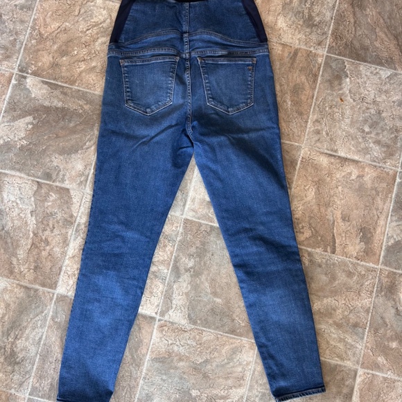 Maternity Over-the-Belly Skinny Jeans in Coronet Wash - Picture 7 of 12